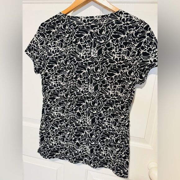 Style & Co. Black and White Fitted Blouse with V-Neck - Picture 6 of 8